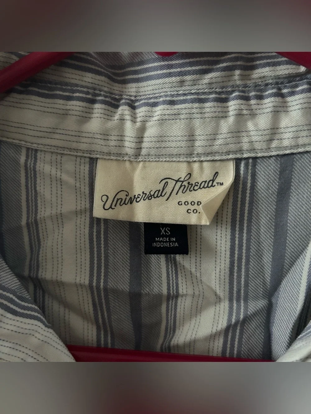Universal Thread Short Sleeve Button Down - Picture 3 of 3